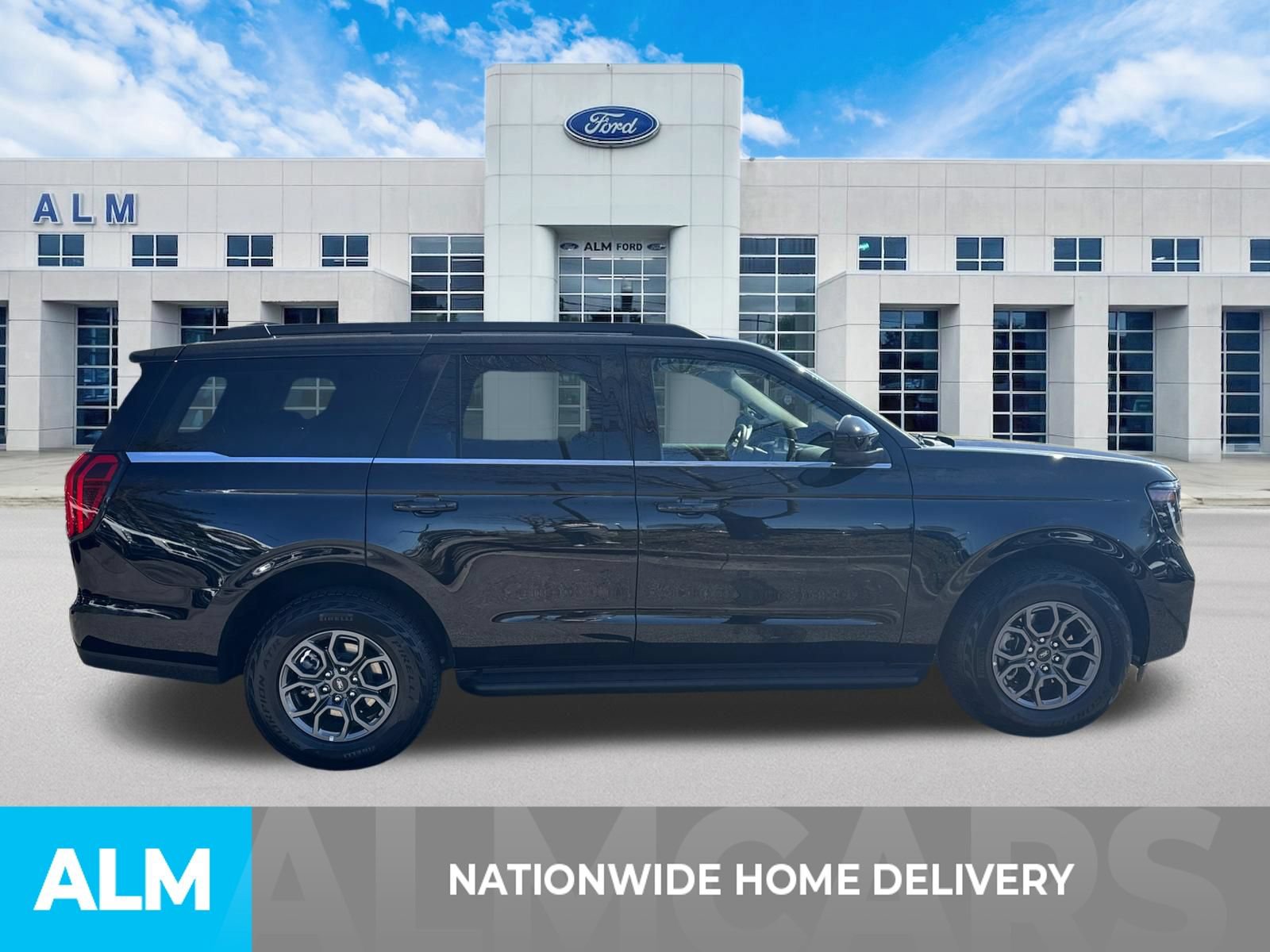 Certified 2025 Ford Expedition Active AWD/4WD image 4