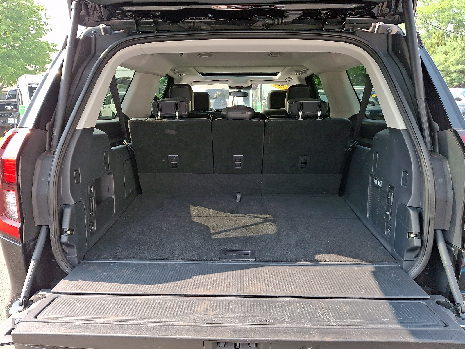 Certified 2025 Ford Expedition Max Platinum AWD/4WD image 31