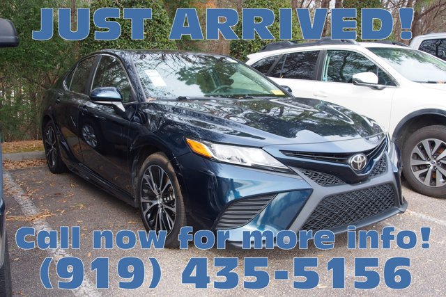 Used 2018 Toyota Camry SE image 3