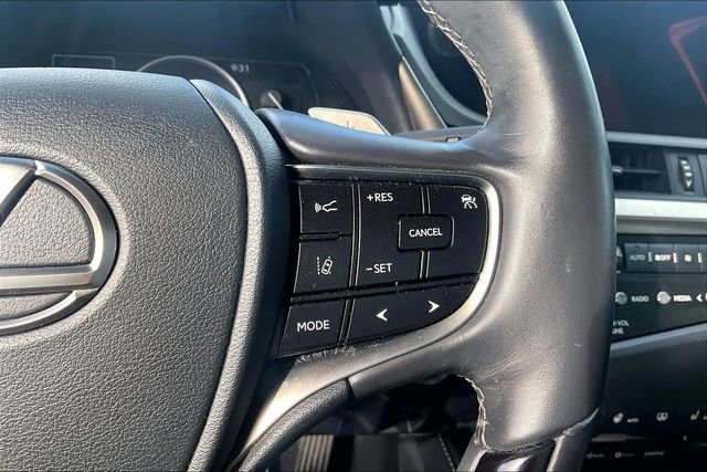 Used 2019 Lexus ES 300h w/ Accessory Package 2 image 19