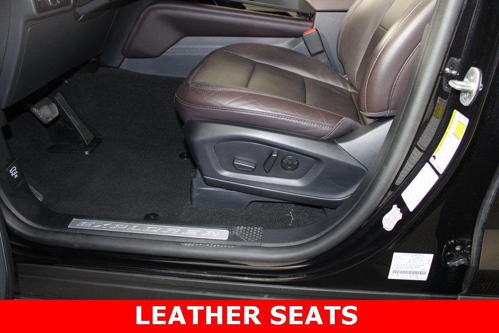 Certified 2025 Ford Explorer Platinum w/ LUX Leather Package image 10