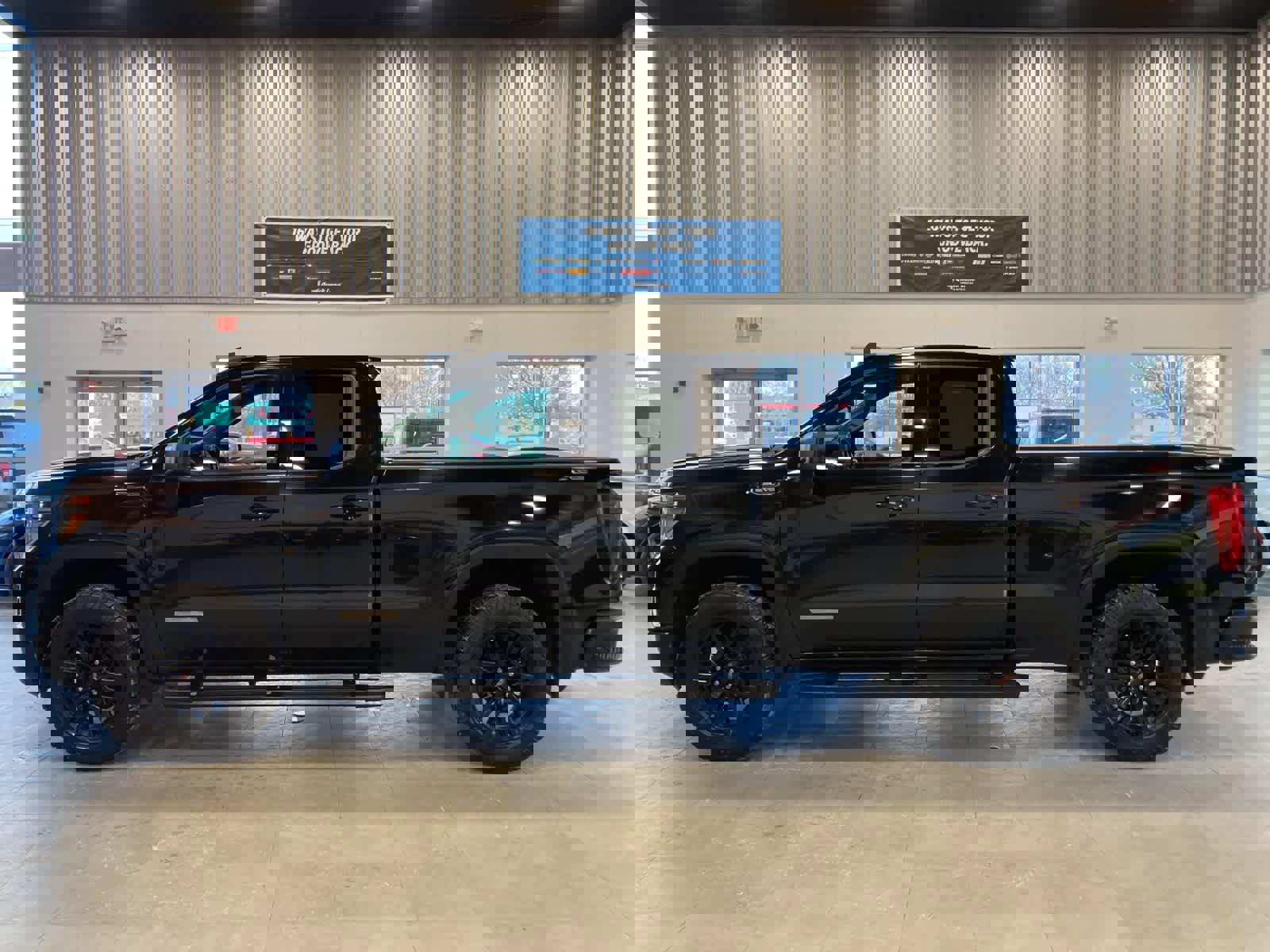 Used 2019 GMC Sierra 1500 Elevation image 2