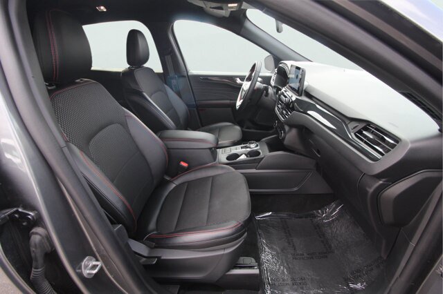 Certified 2025 Ford Escape ST-Line AWD/4WD image 18