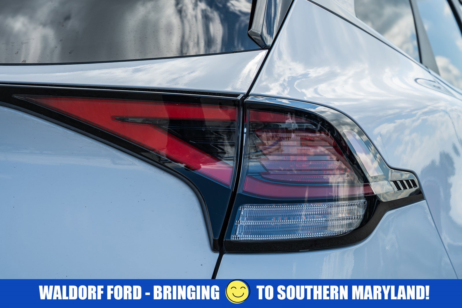 Used 2025 Kia Sportage EX FWD image 6