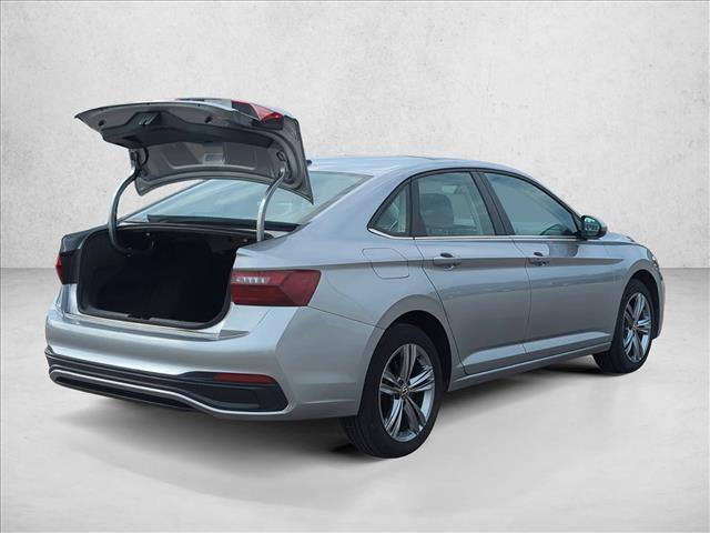 Used 2024 Volkswagen Jetta SE FWD image 5