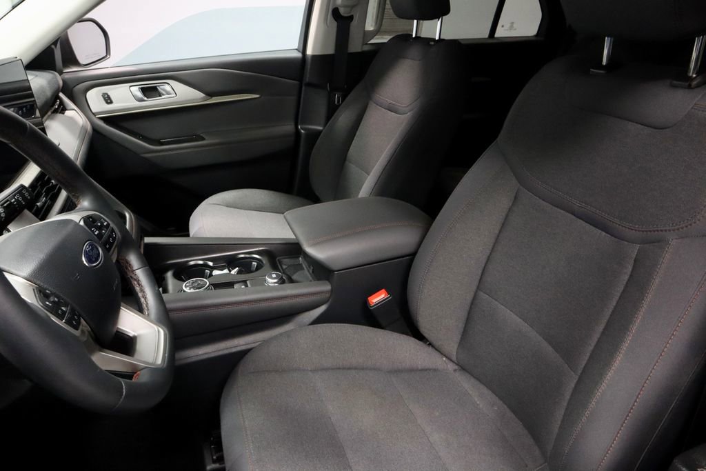 Certified 2025 Ford Explorer Active AWD/4WD image 24