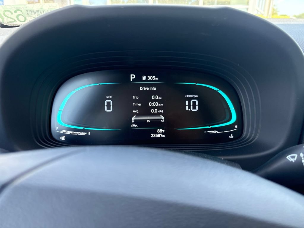 Used 2025 Hyundai Venue SEL FWD image 6