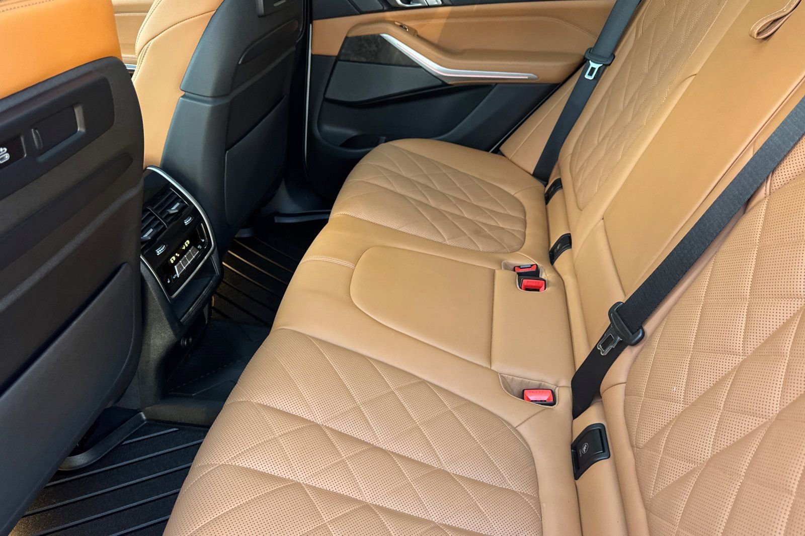 Used 2023 BMW X5 xDrive45e w/ Executive Package image 11