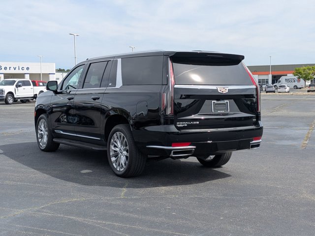 Used 2023 Cadillac Escalade ESV Premium Luxury image 3