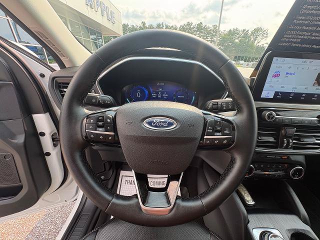 Certified 2022 Ford Escape Titanium w/ Class II Trailer Tow Package AWD/4WD image 16