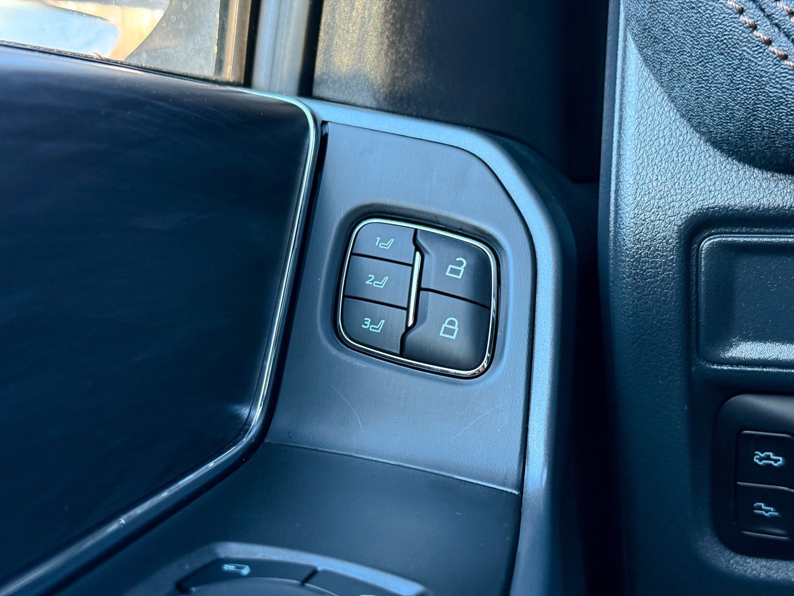 Certified 2025 Ford F150 Lightning Lariat image 32