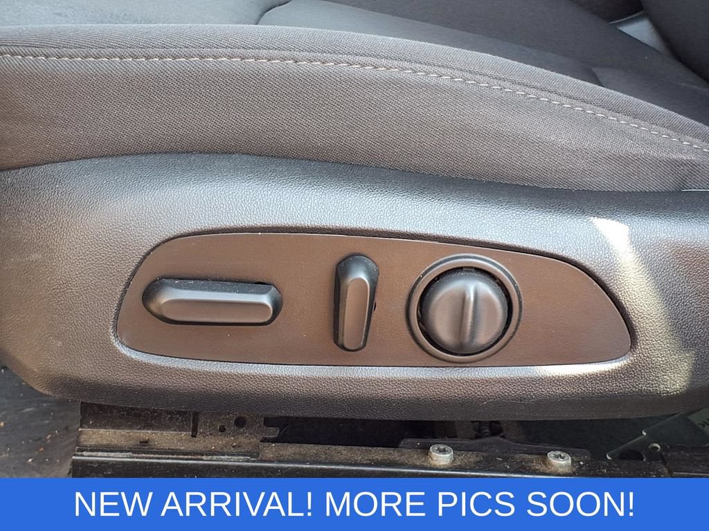 Used 2020 Chevrolet Malibu LT FWD image 4