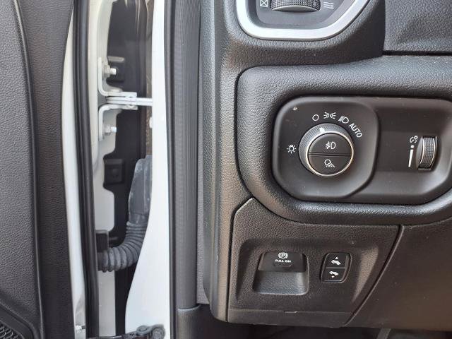 Used 2021 RAM 1500 Big Horn AWD/4WD image 17