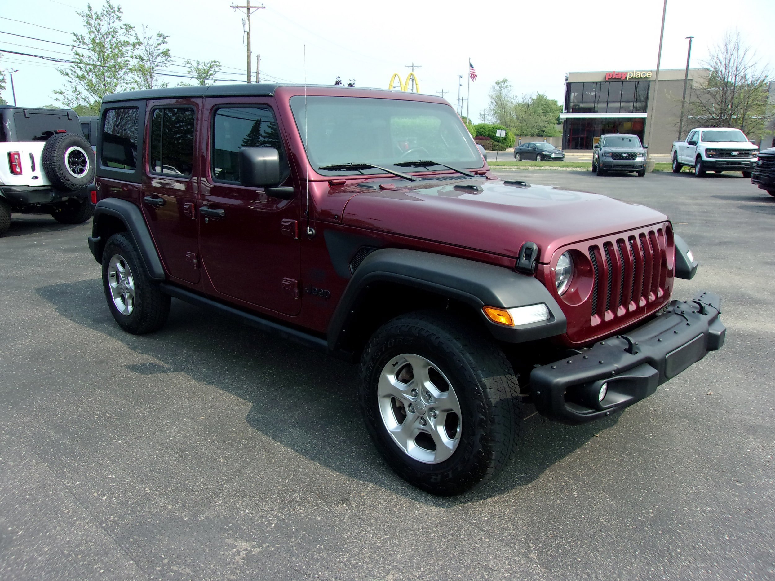Used 2021 Jeep Wrangler Unlimited Sport AWD/4WD image 7
