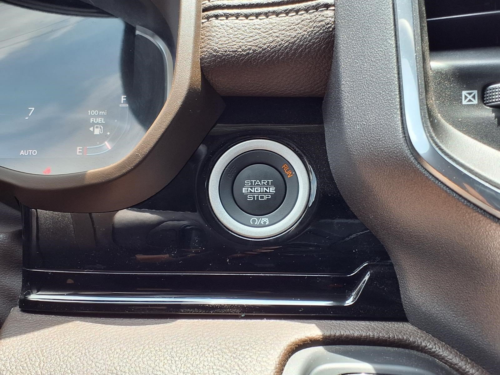 Used 2025 RAM 1500 Laramie AWD/4WD image 20