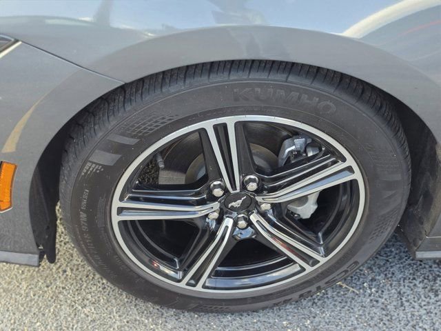Certified 2024 Ford Mustang Coupe RWD image 11