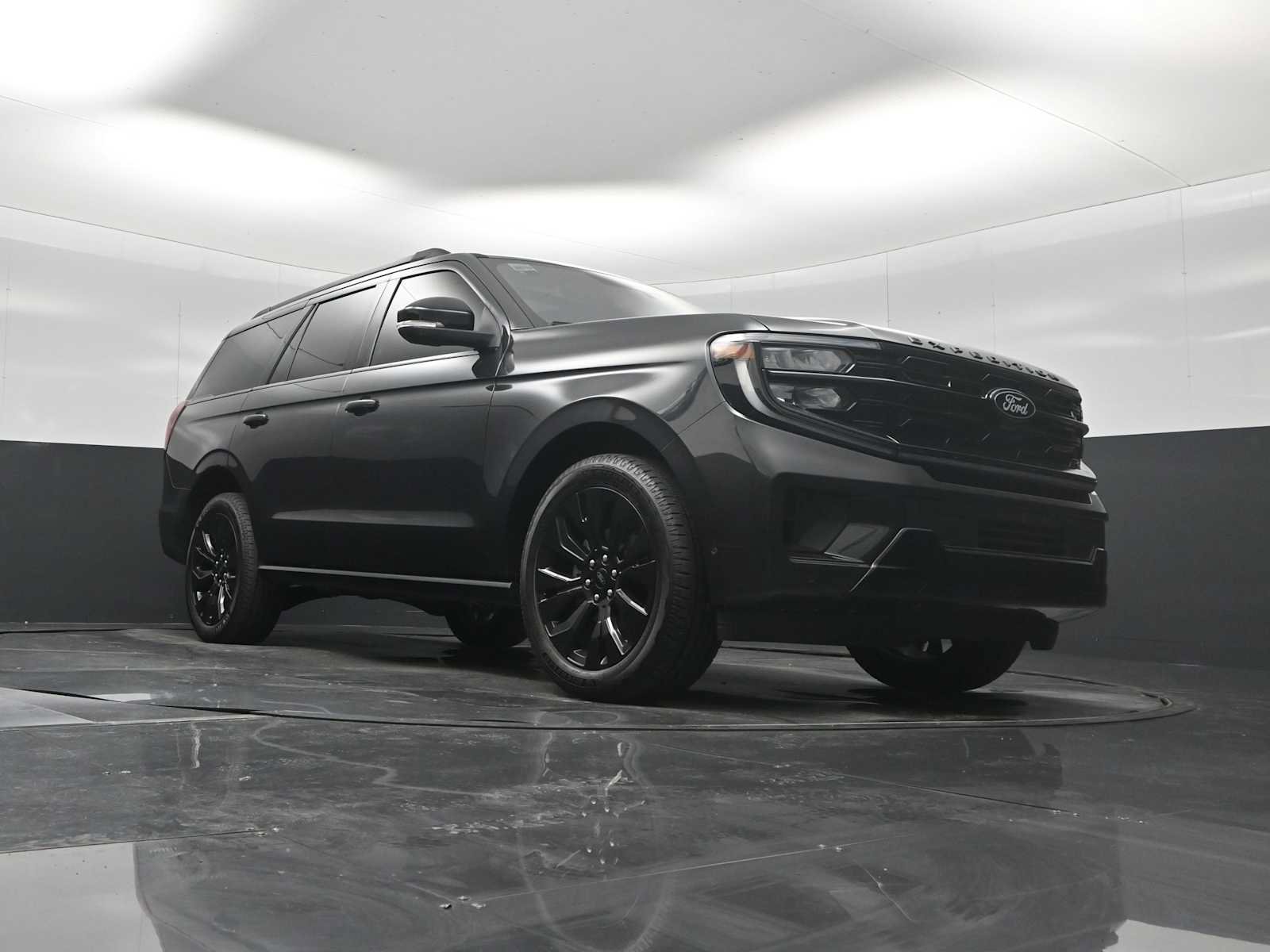 Certified 2025 Ford Expedition Platinum w/ Stealth Appearance Package AWD/4WD image 36