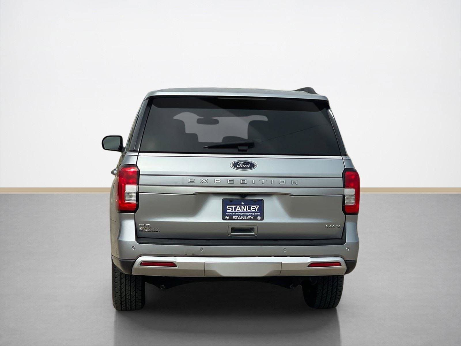 Certified 2024 Ford Expedition Max XLT image 7
