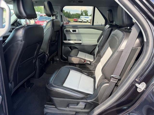 Certified 2022 Ford Explorer XLT w/ Equipment Group 202A AWD/4WD image 11