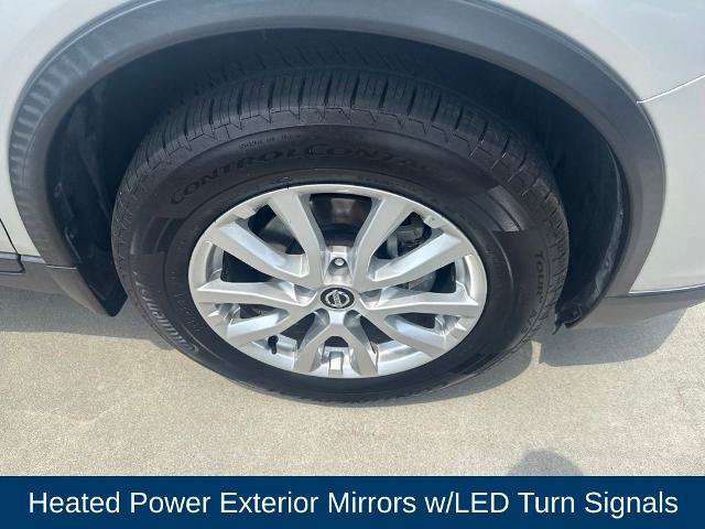 Used 2017 Nissan Rogue SV FWD image 8