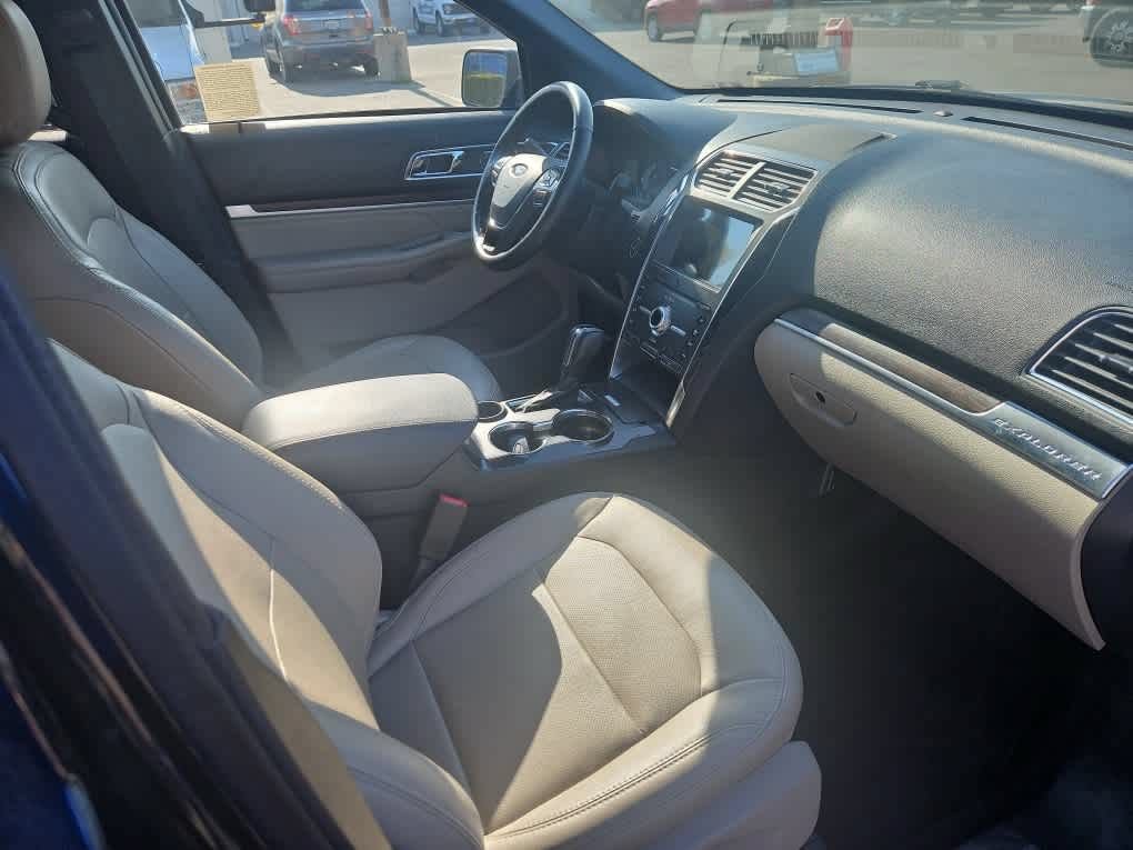 Certified 2019 Ford Explorer Limited w/ Class III Trailer Tow Package FWD image 14