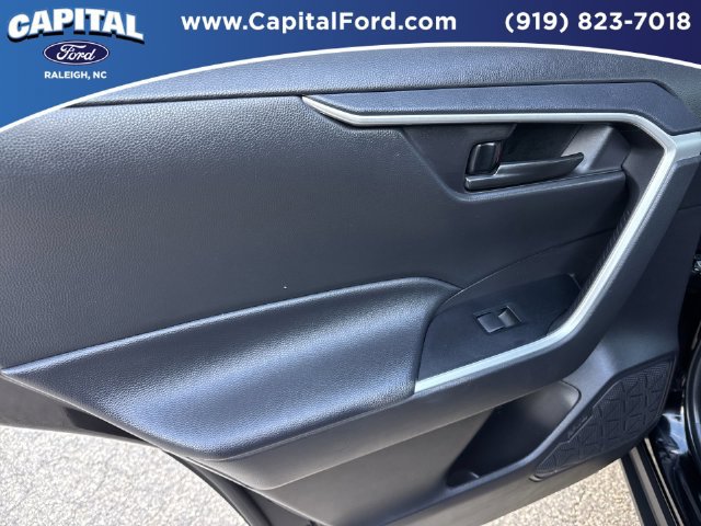 Used 2025 Toyota RAV4 LE AWD/4WD image 17