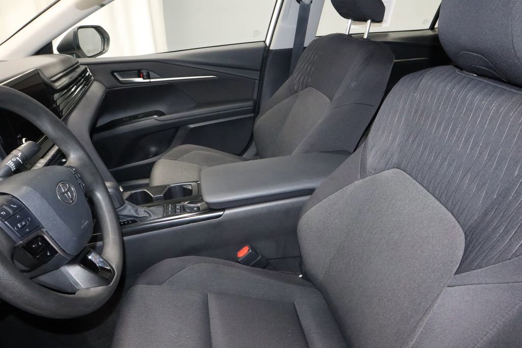 Used 2025 Toyota Camry LE FWD image 19