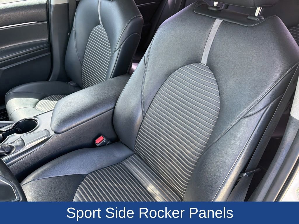 Used 2018 Toyota Camry SE image 12