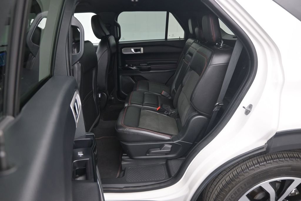 Certified 2022 Ford Explorer ST-Line RWD image 13