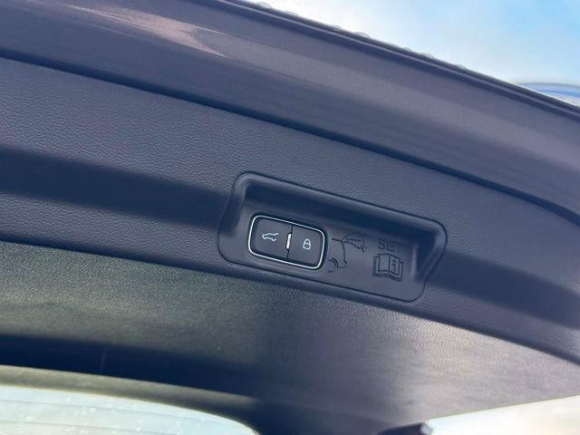 Certified 2022 Ford Explorer ST-Line w/ Class IV Trailer Tow Package image 44