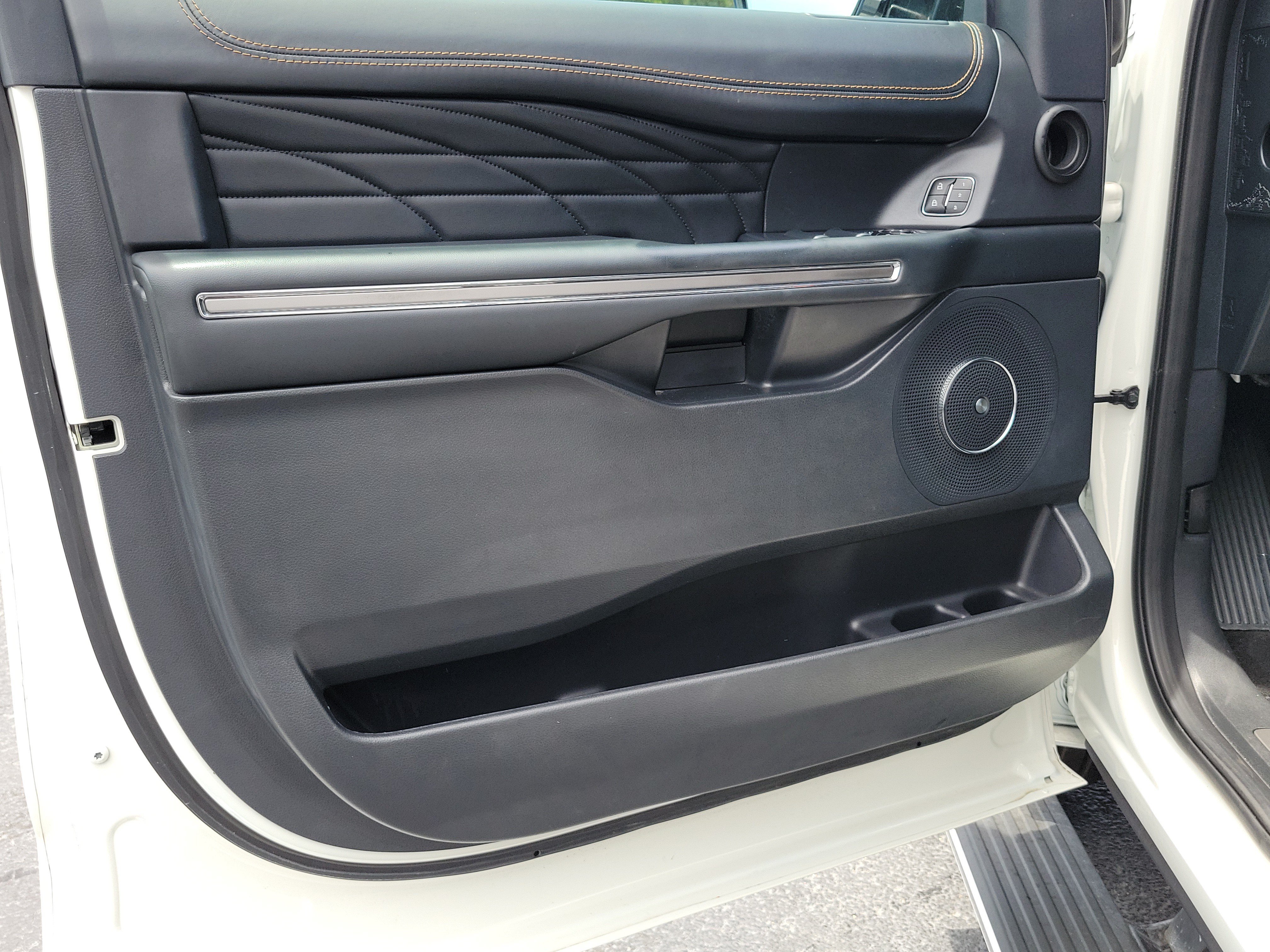 Certified 2024 Ford Expedition Max Platinum AWD/4WD image 20