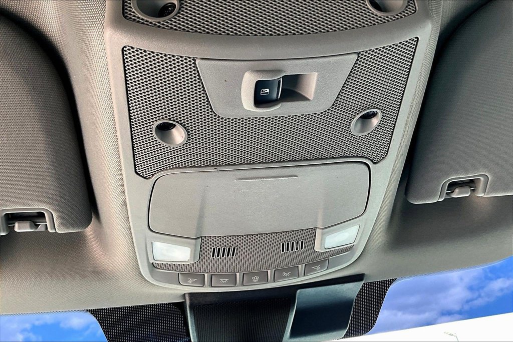 Certified 2019 Ford F150 Lariat w/ Equipment Group 502A Luxury AWD/4WD image 18
