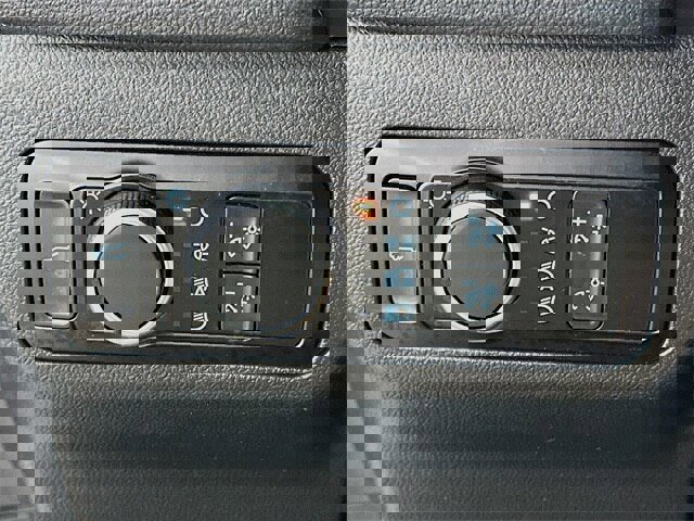 Certified 2022 Ford Escape SE w/ SE Sport Appearance Package image 21