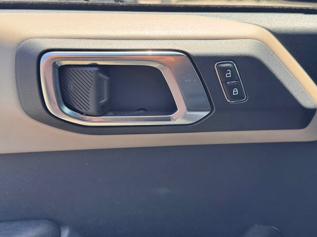 Certified 2024 Ford Bronco Wildtrak AWD/4WD image 16