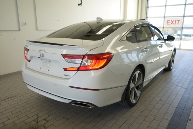 Used 2018 Honda Accord Touring image 17
