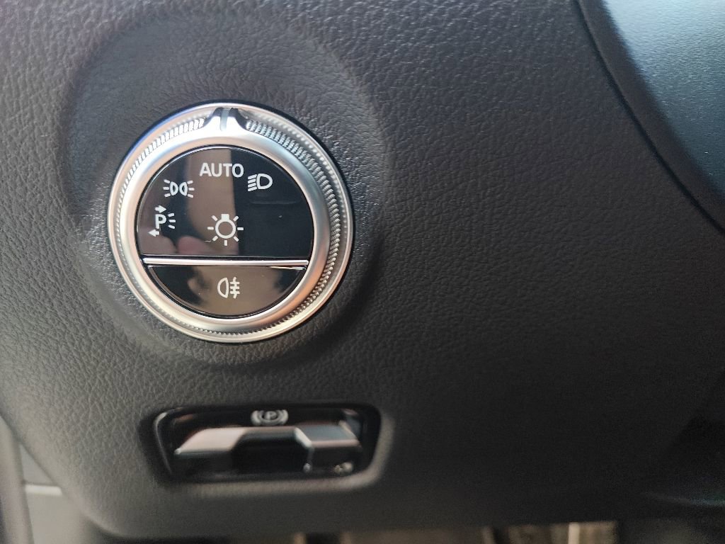 Used 2024 Mercedes-Benz C 300 Sedan image 15