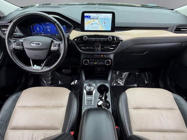 Certified 2022 Ford Escape Titanium w/ Titanium Elite Package AWD/4WD image 3