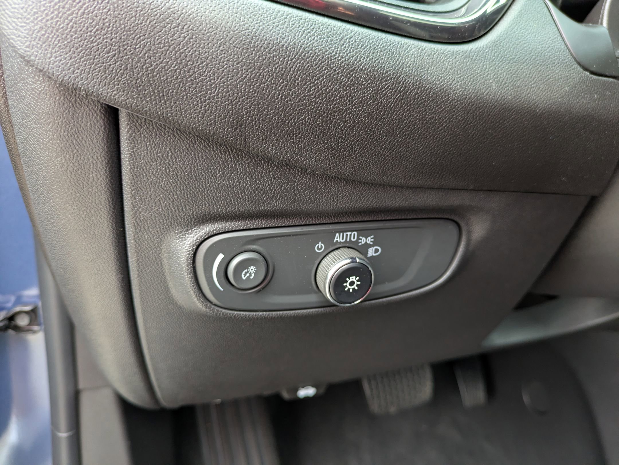 Used 2024 Chevrolet Equinox RS FWD image 17