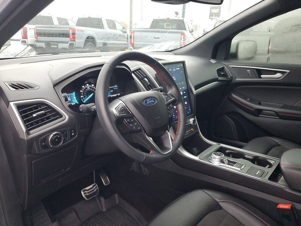 Certified 2023 Ford Edge ST-Line w/ Class II Trailer Tow Package image 15
