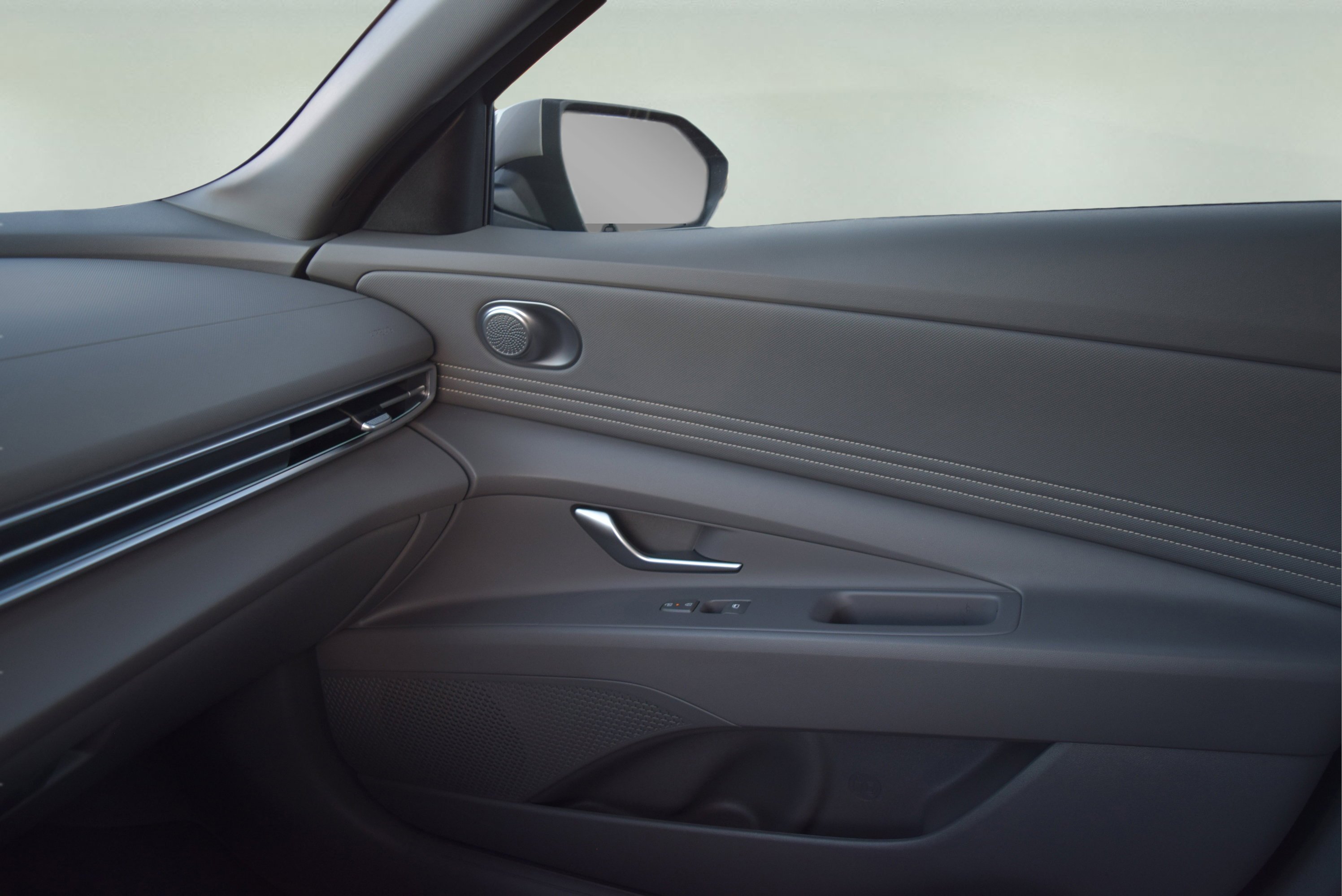 Used 2024 Hyundai Elantra SEL w/ Convenience Package image 16