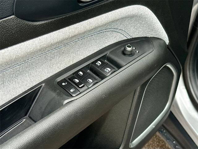 Used 2024 Jeep Compass Latitude image 15