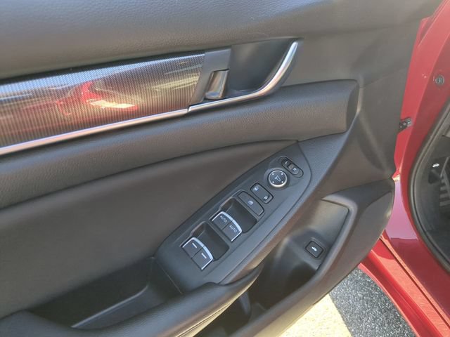 Used 2018 Honda Accord Sport image 10