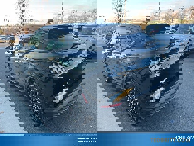 Certified 2025 Ford Mustang Mach-E Premium image 3