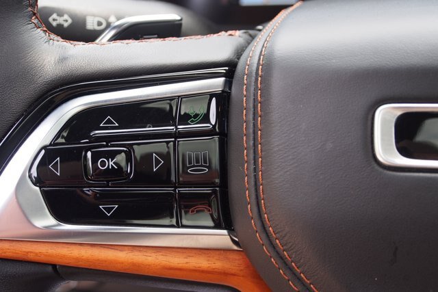 Used 2023 Jeep Grand Cherokee Summit AWD/4WD image 26