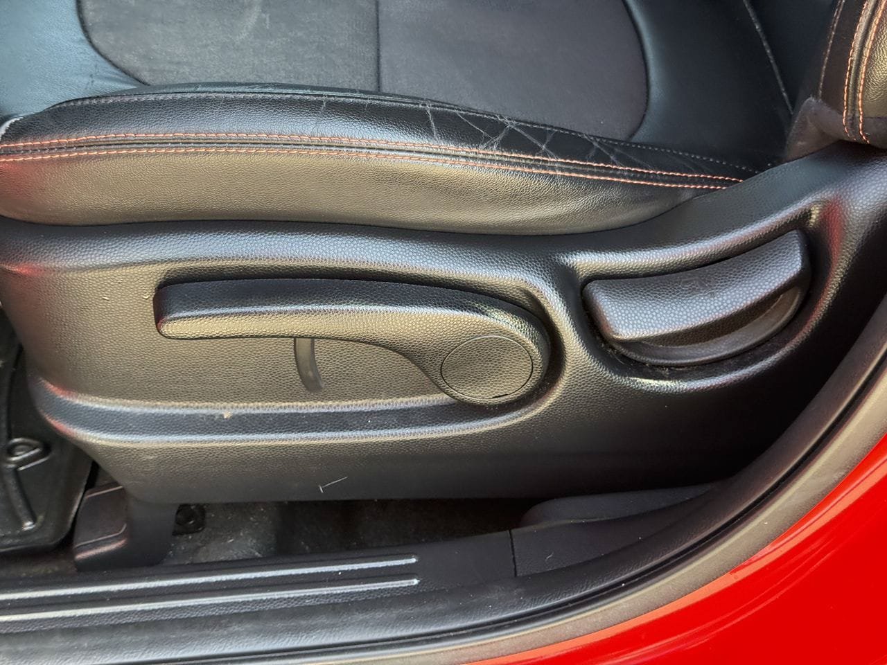 Used 2018 Kia Soul ! FWD image 24