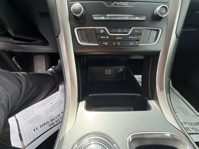 Certified 2020 Ford Fusion SE FWD image 24