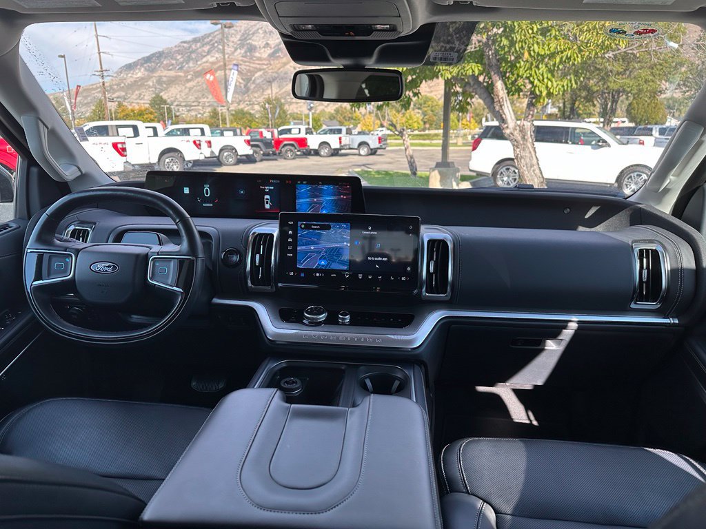 Certified 2025 Ford Expedition Platinum AWD/4WD image 23