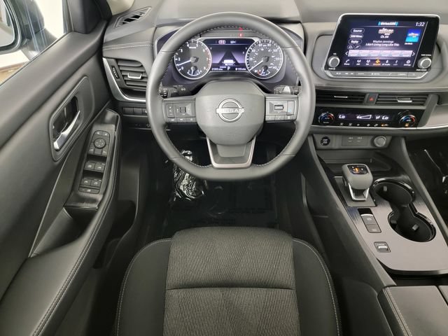 Used 2026 Nissan Rogue SV FWD image 25