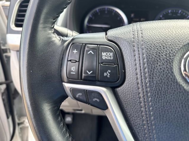 Used 2018 Toyota Highlander XLE FWD image 31