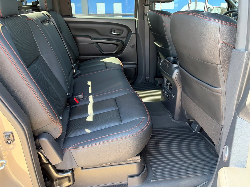 Used 2023 Nissan Titan PRO-4X w/ Pro-4x Convenience Package AWD/4WD image 14